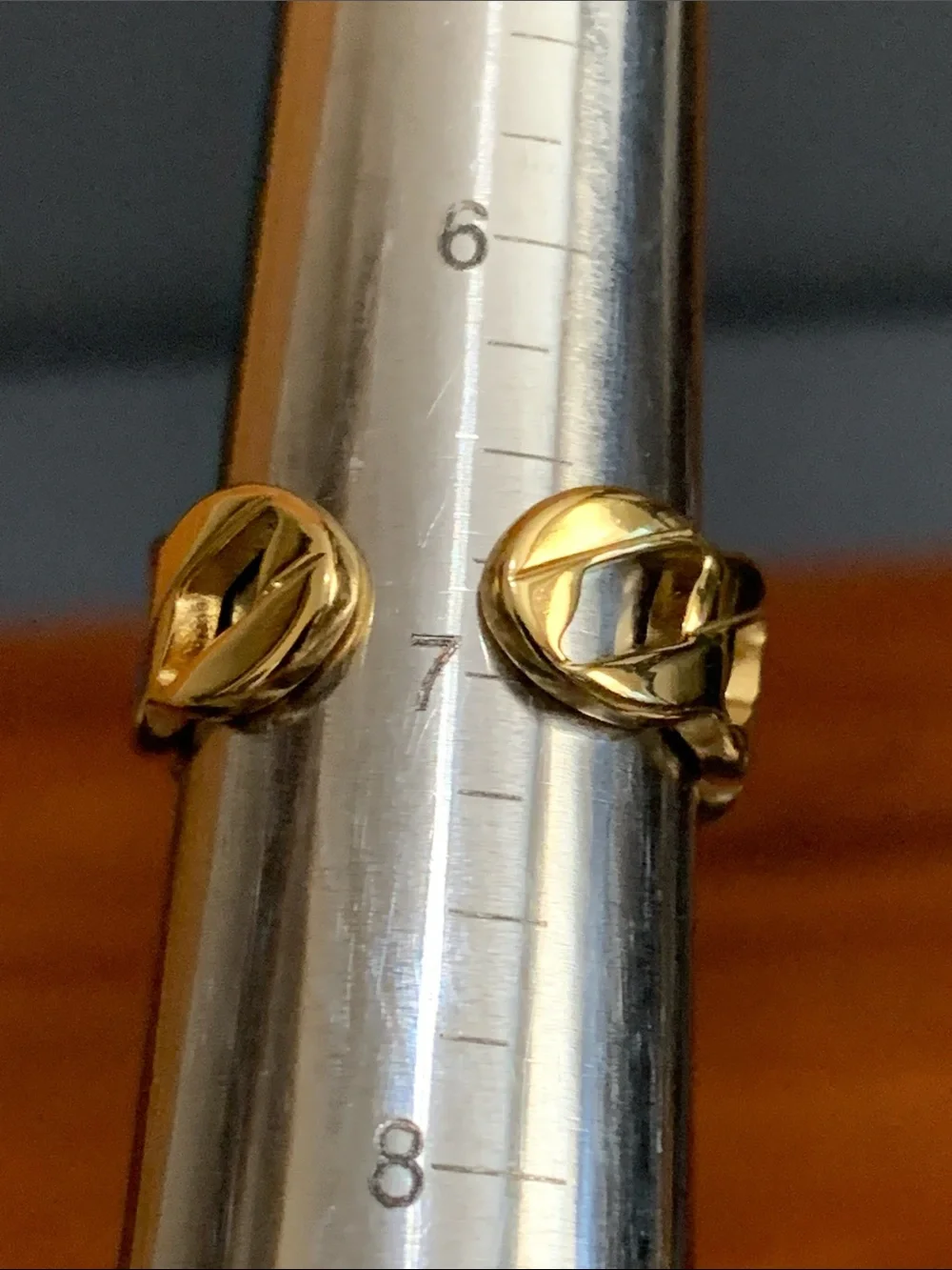 NWT gold tone cut out ring size 7